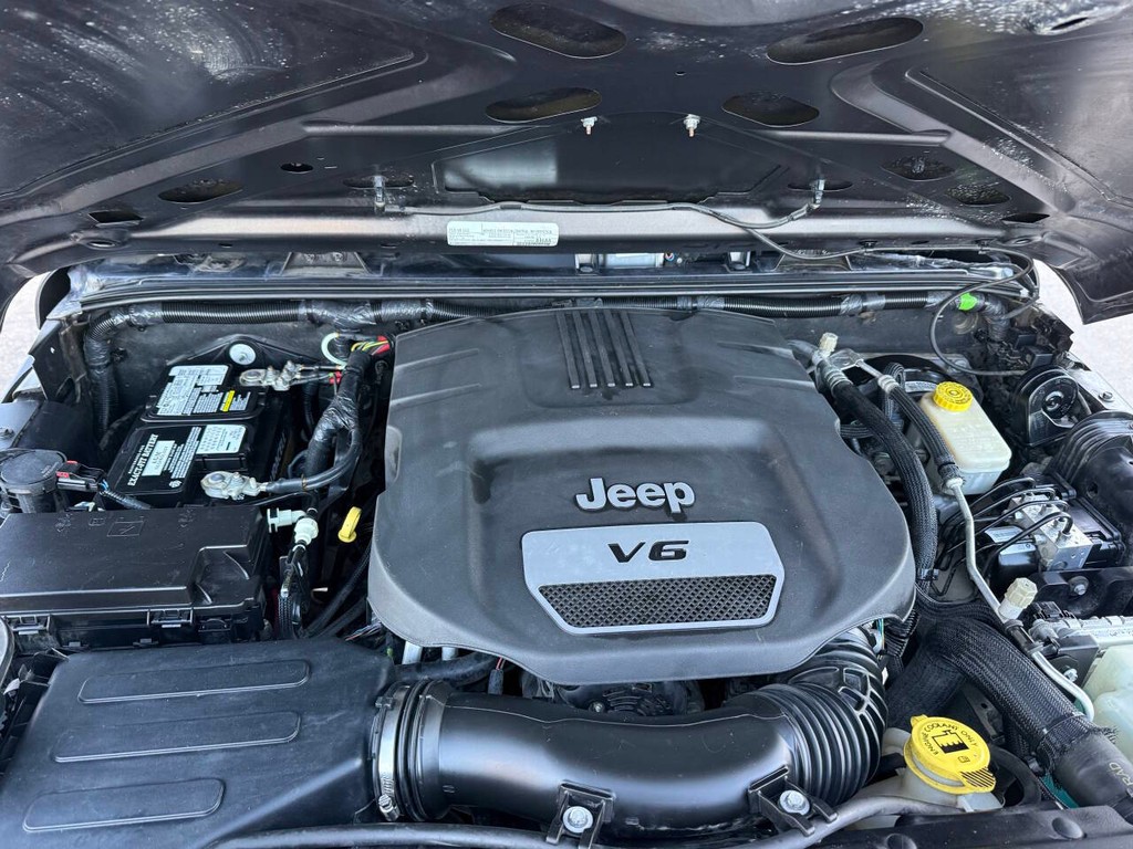 Jeep Wrangler Unlimited Vehicle Full-screen Gallery Image 32