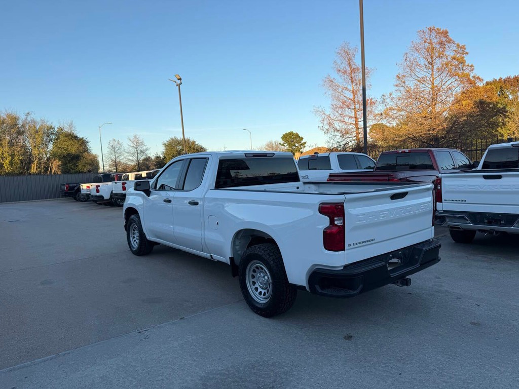 Chevrolet Silverado 1500 Vehicle Full-screen Gallery Image 04