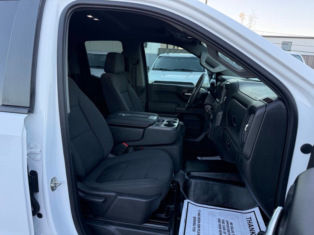 Chevrolet Silverado 1500 Vehicle Full-screen Gallery Image 10