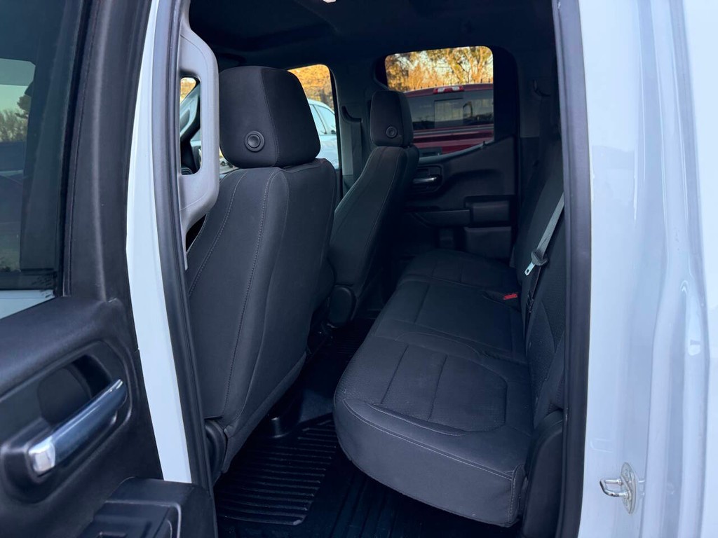 Chevrolet Silverado 1500 Vehicle Full-screen Gallery Image 13