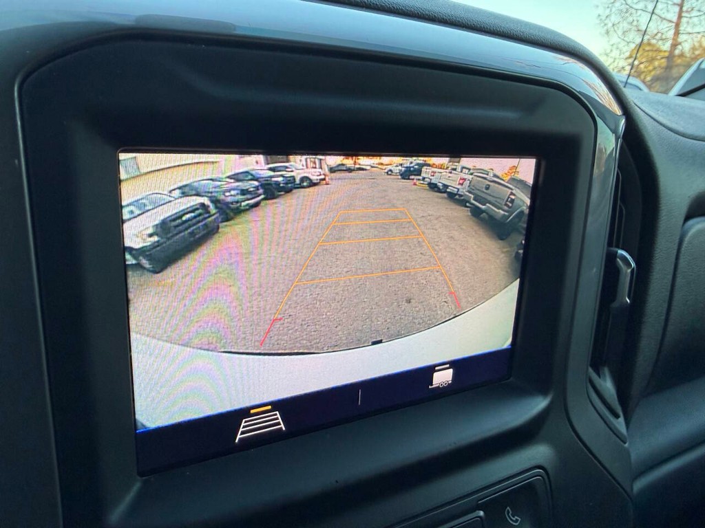 Chevrolet Silverado 1500 Vehicle Full-screen Gallery Image 27