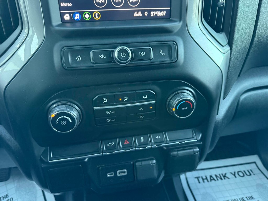 Chevrolet Silverado 1500 Vehicle Full-screen Gallery Image 29