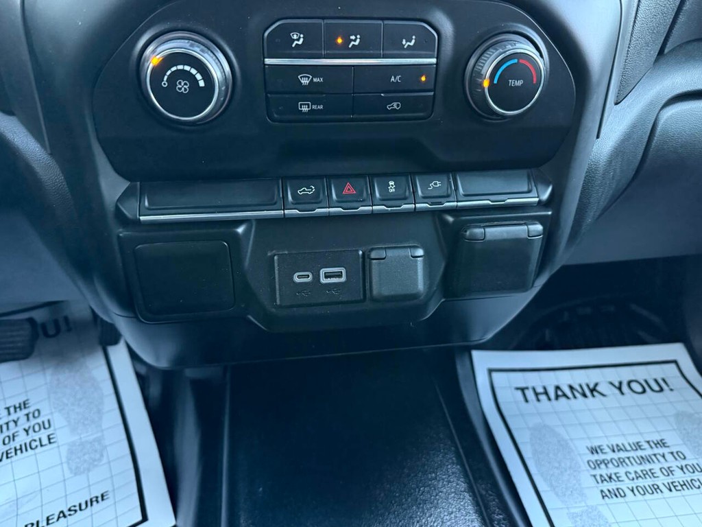 Chevrolet Silverado 1500 Vehicle Full-screen Gallery Image 30