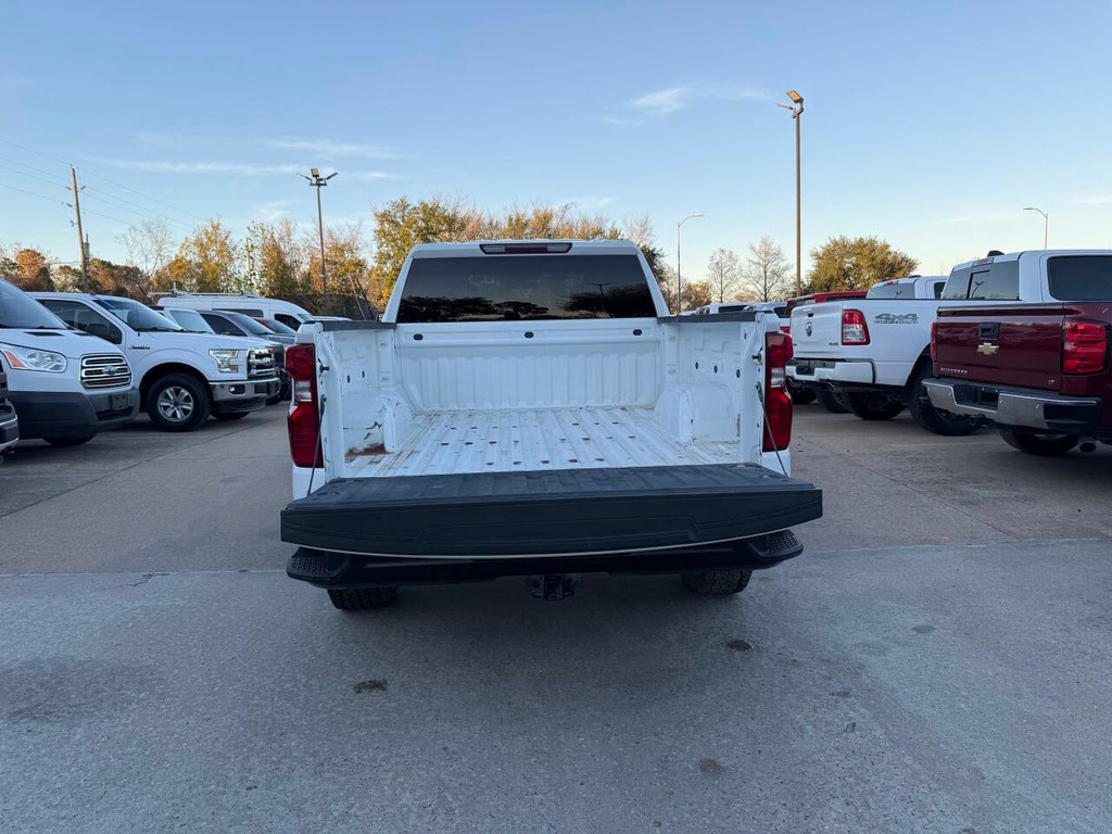 Chevrolet Silverado 1500 Vehicle Full-screen Gallery Image 38