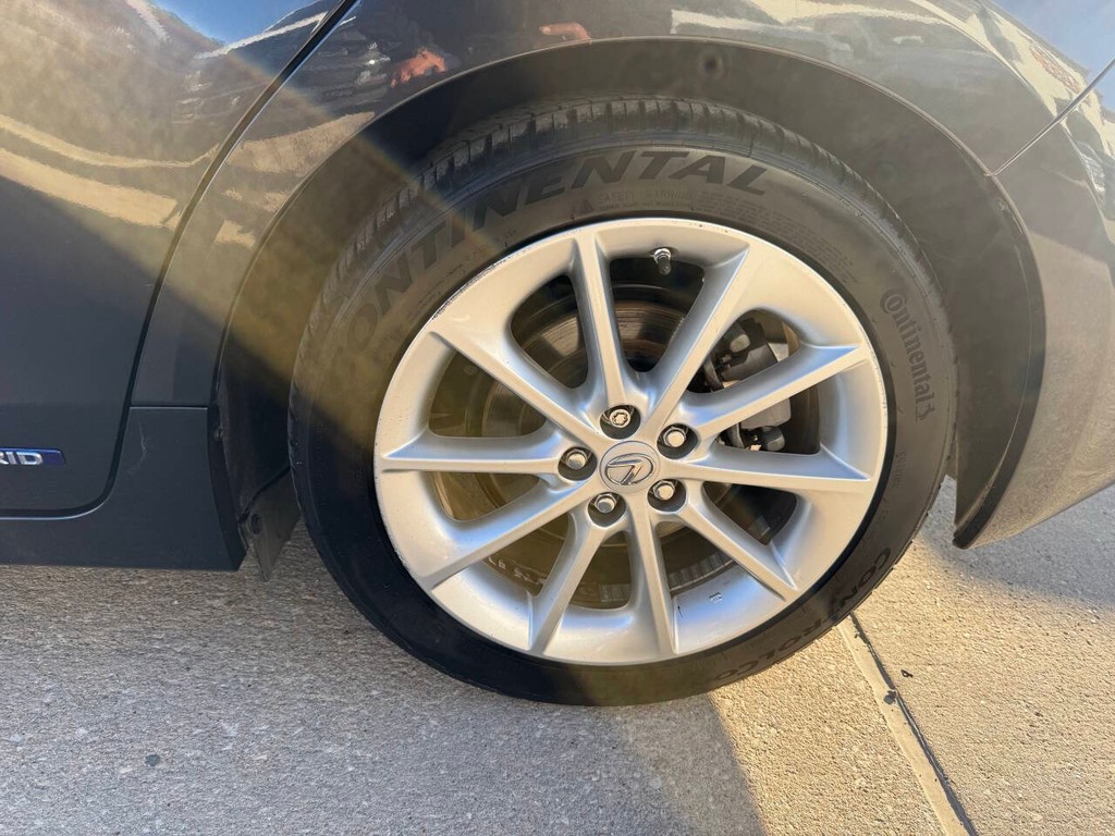 Lexus CT 200h Vehicle Full-screen Gallery Image 37