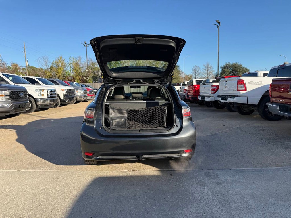 Lexus CT 200h Vehicle Full-screen Gallery Image 39