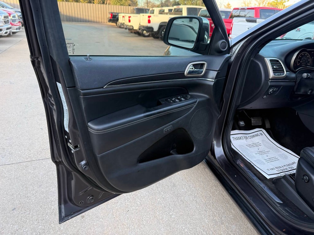 Jeep Grand Cherokee Vehicle Full-screen Gallery Image 08