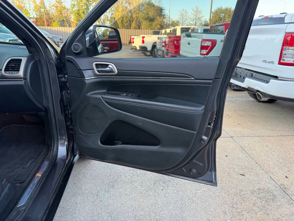 Jeep Grand Cherokee Vehicle Full-screen Gallery Image 11