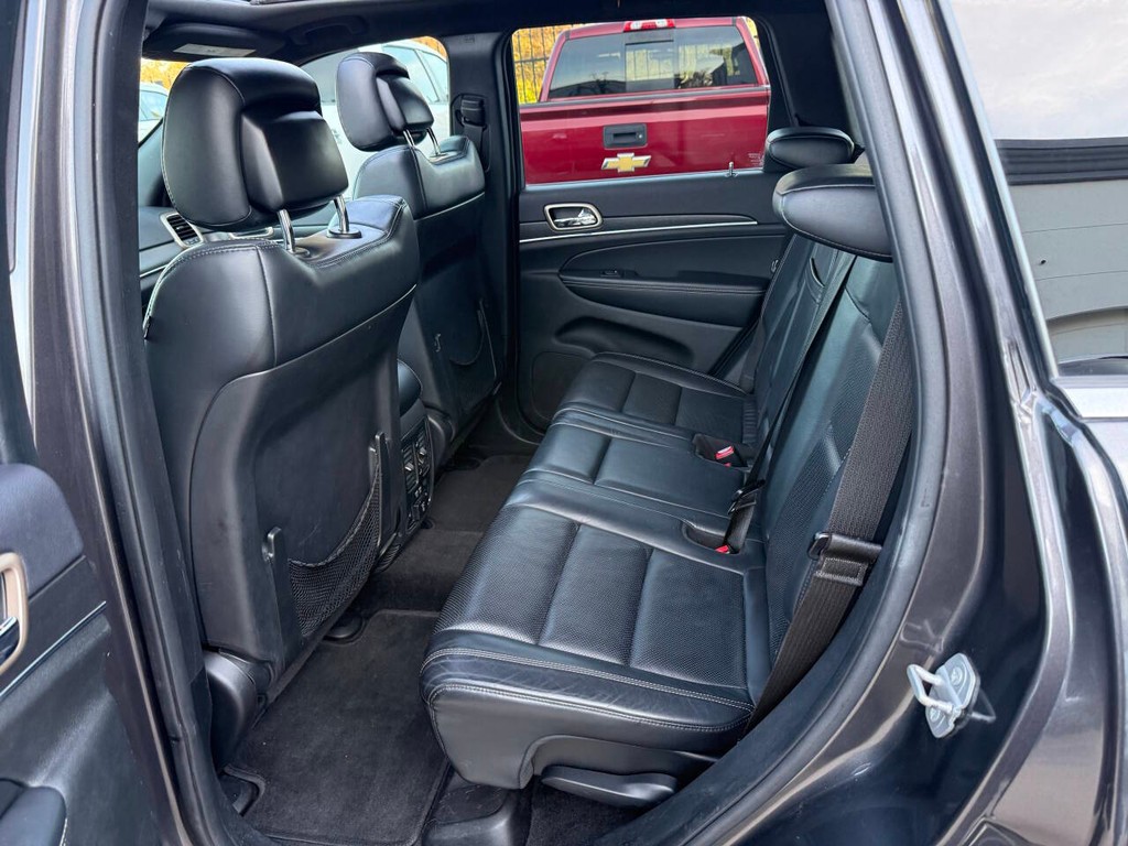 Jeep Grand Cherokee Vehicle Full-screen Gallery Image 13