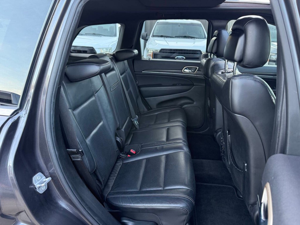 Jeep Grand Cherokee Vehicle Full-screen Gallery Image 15