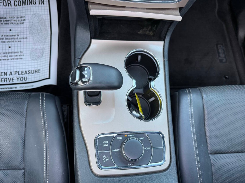 Jeep Grand Cherokee Vehicle Full-screen Gallery Image 29