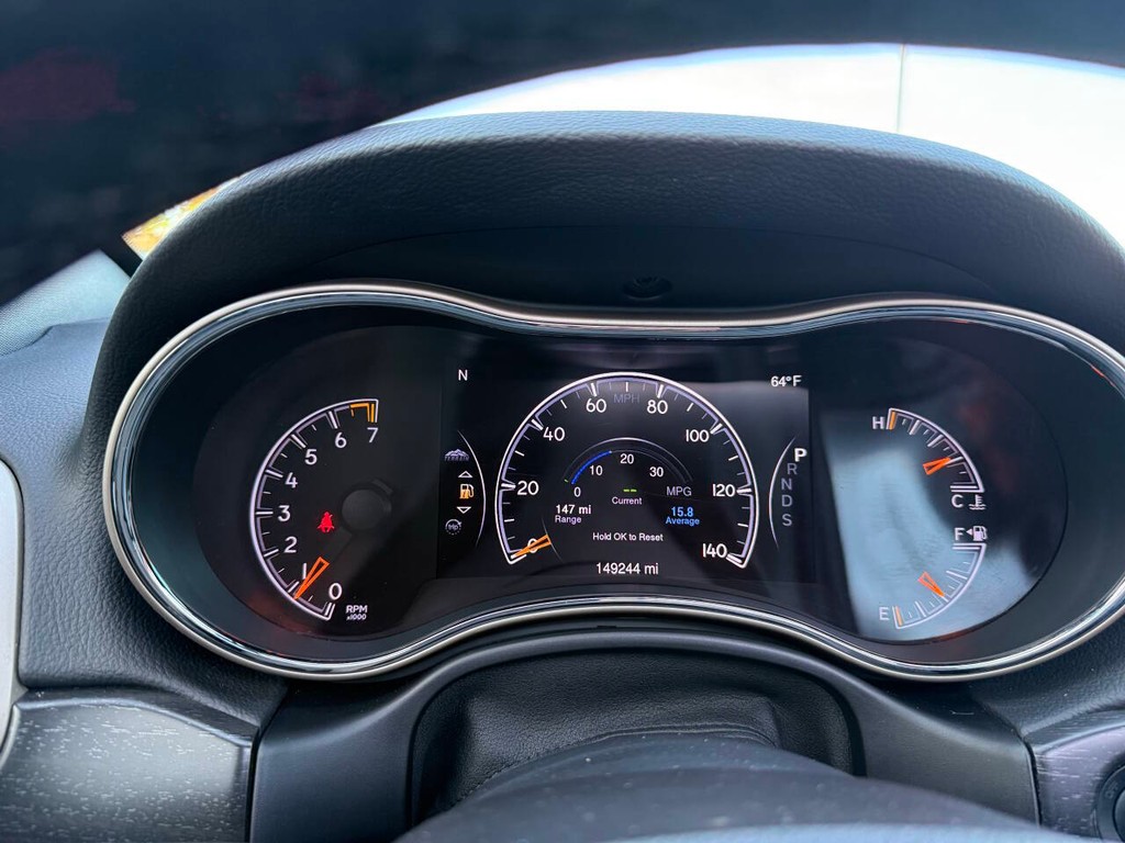 Jeep Grand Cherokee Vehicle Full-screen Gallery Image 33