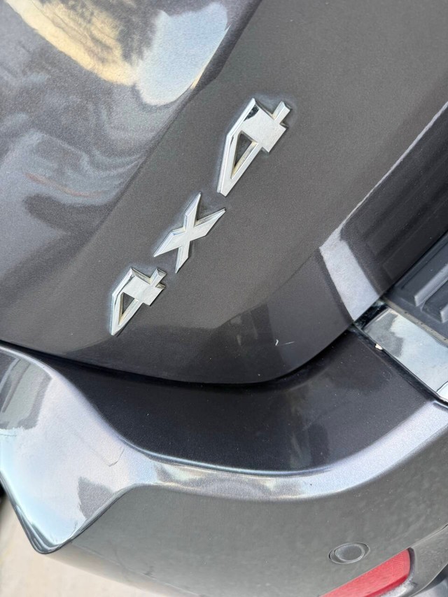 Jeep Grand Cherokee Vehicle Full-screen Gallery Image 39