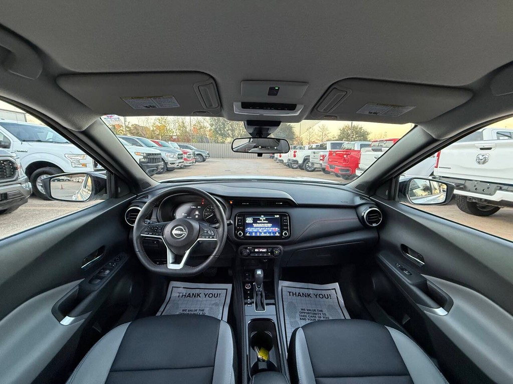 Nissan Kicks Vehicle Full-screen Gallery Image 18