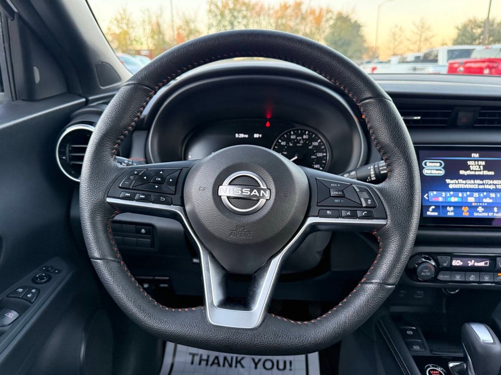 Nissan Kicks Vehicle Full-screen Gallery Image 22
