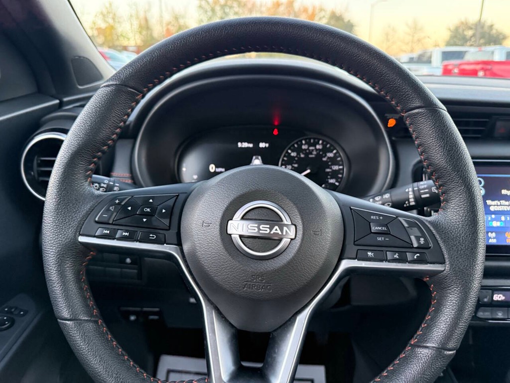 Nissan Kicks Vehicle Full-screen Gallery Image 23