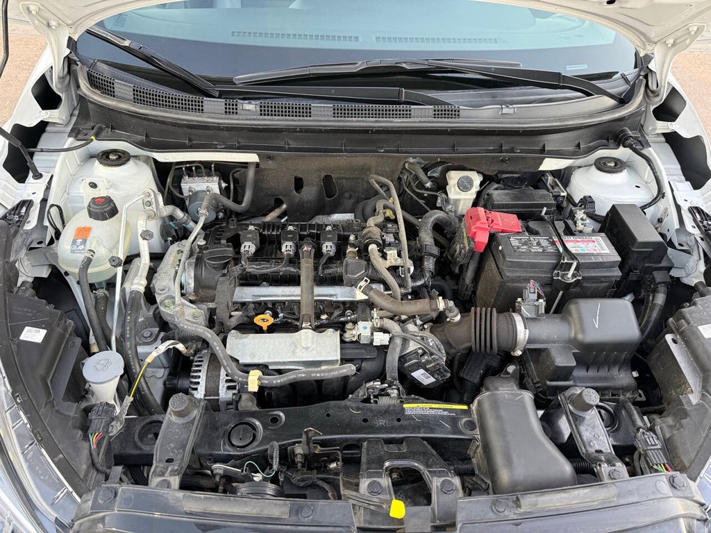 Nissan Kicks Vehicle Full-screen Gallery Image 33