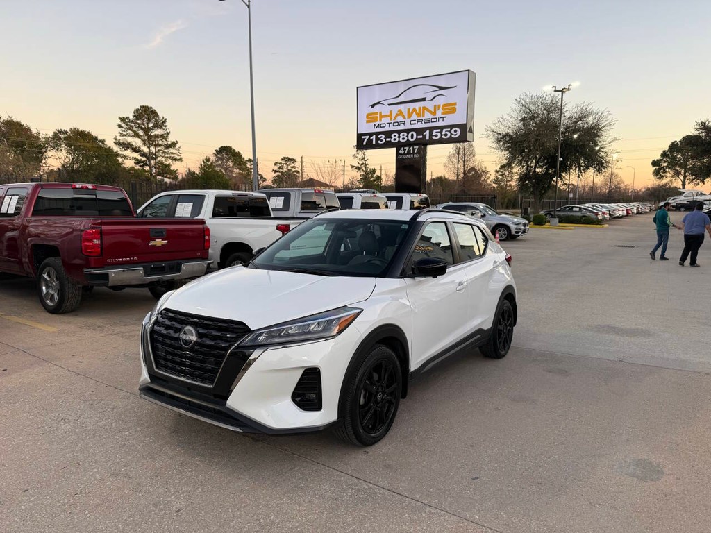 Nissan Kicks Vehicle Full-screen Gallery Image 40