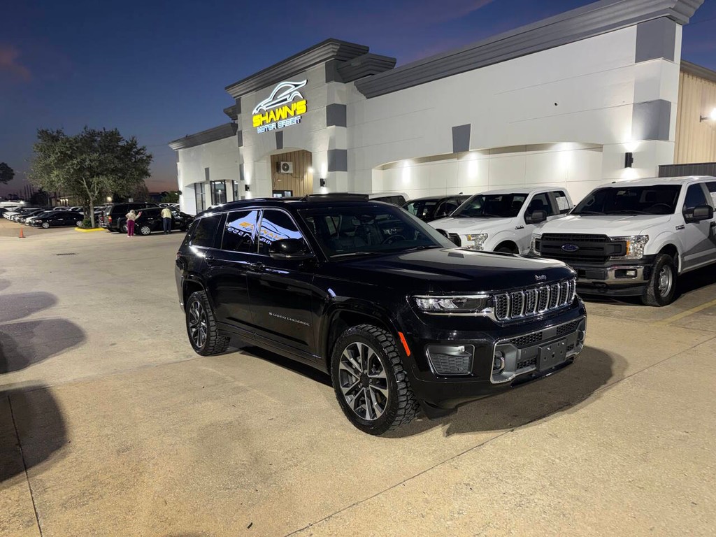 Jeep Grand Cherokee L Vehicle Full-screen Gallery Image 02