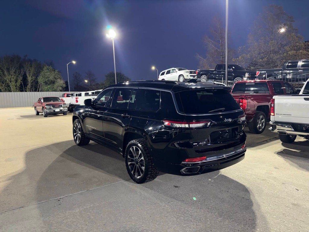 Jeep Grand Cherokee L Vehicle Full-screen Gallery Image 04