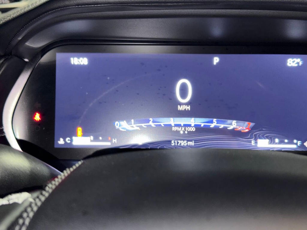 Jeep Grand Cherokee L Vehicle Full-screen Gallery Image 32