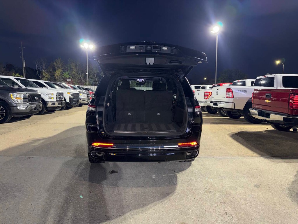 Jeep Grand Cherokee L Vehicle Full-screen Gallery Image 37