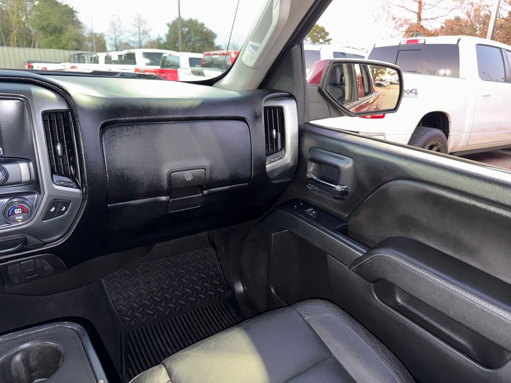 Chevrolet Silverado 1500 Vehicle Full-screen Gallery Image 21