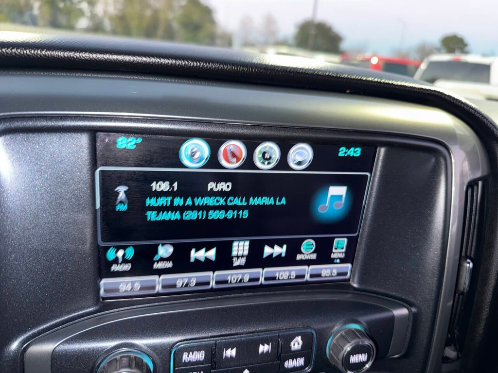 Chevrolet Silverado 1500 Vehicle Full-screen Gallery Image 25