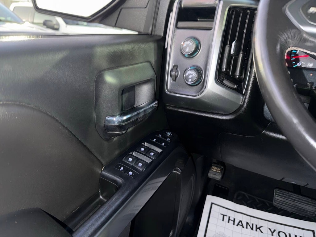 Chevrolet Silverado 1500 Vehicle Full-screen Gallery Image 29