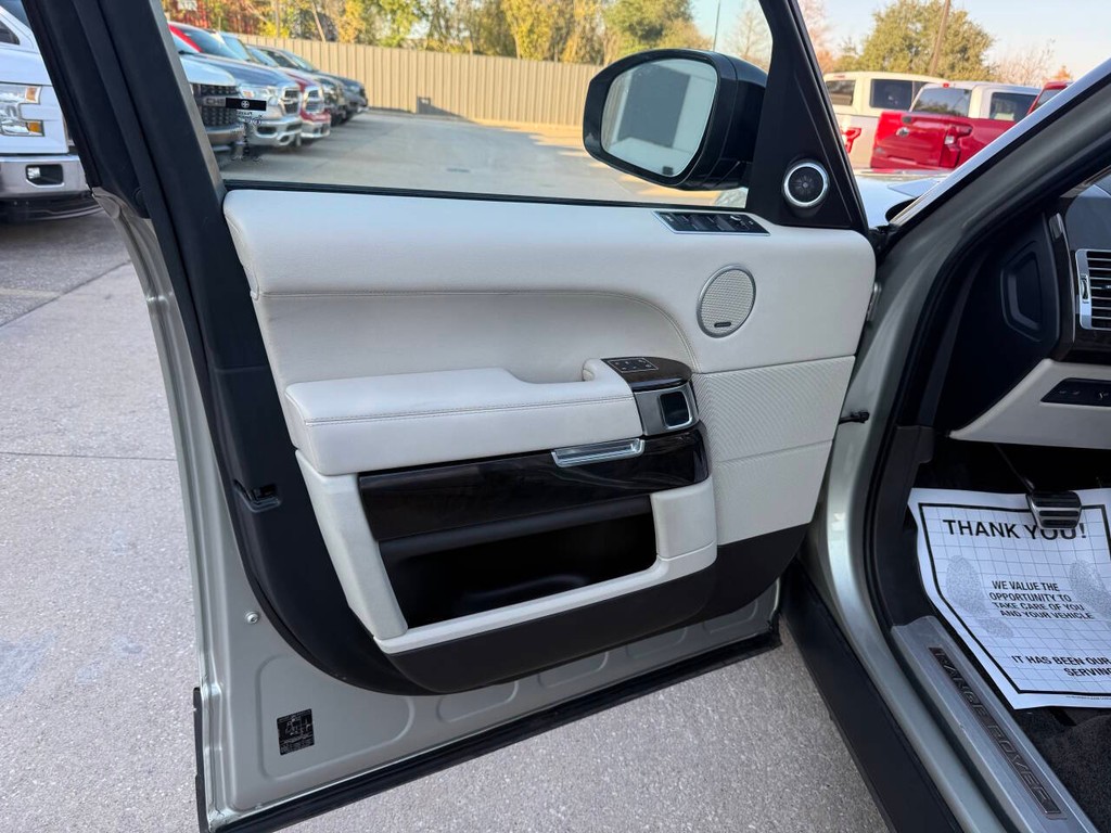 Land Rover Range Rover Vehicle Full-screen Gallery Image 08