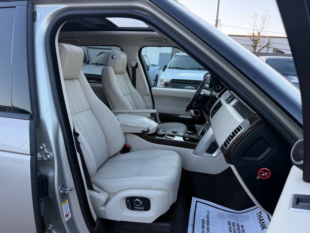 Land Rover Range Rover Vehicle Full-screen Gallery Image 10