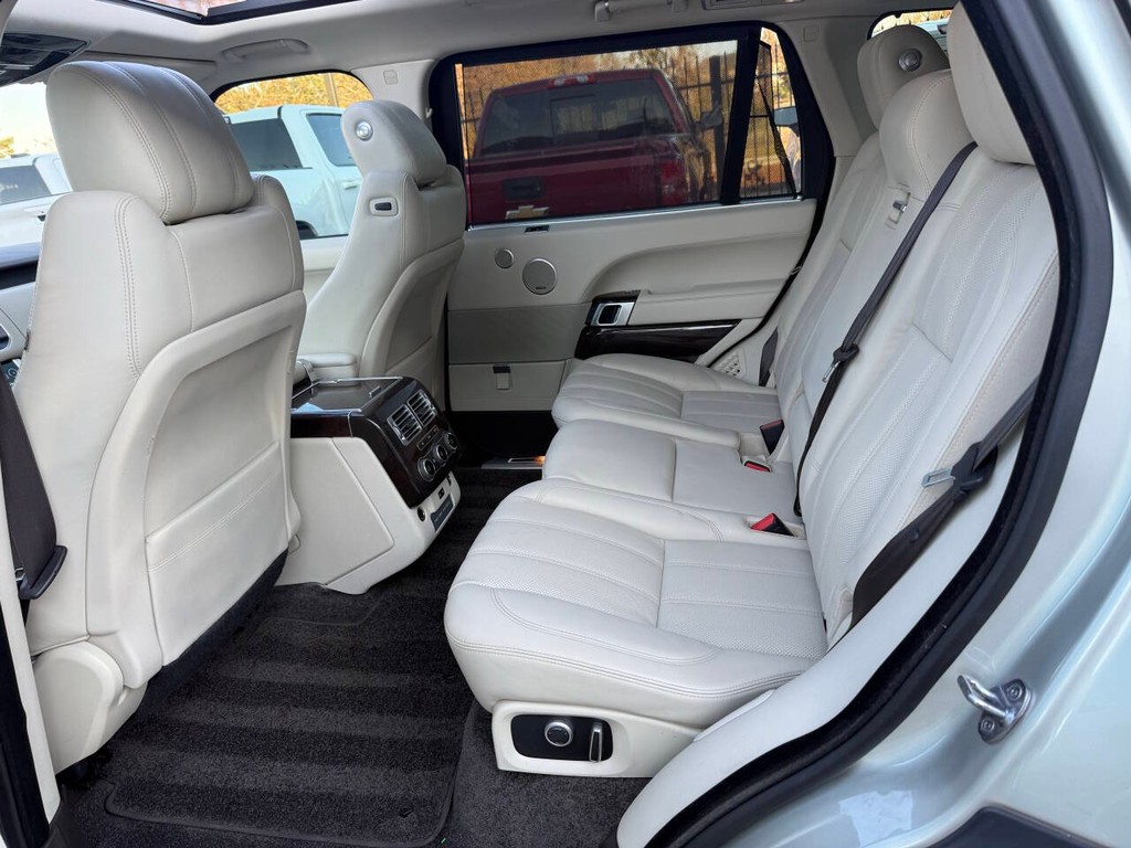 Land Rover Range Rover Vehicle Full-screen Gallery Image 13