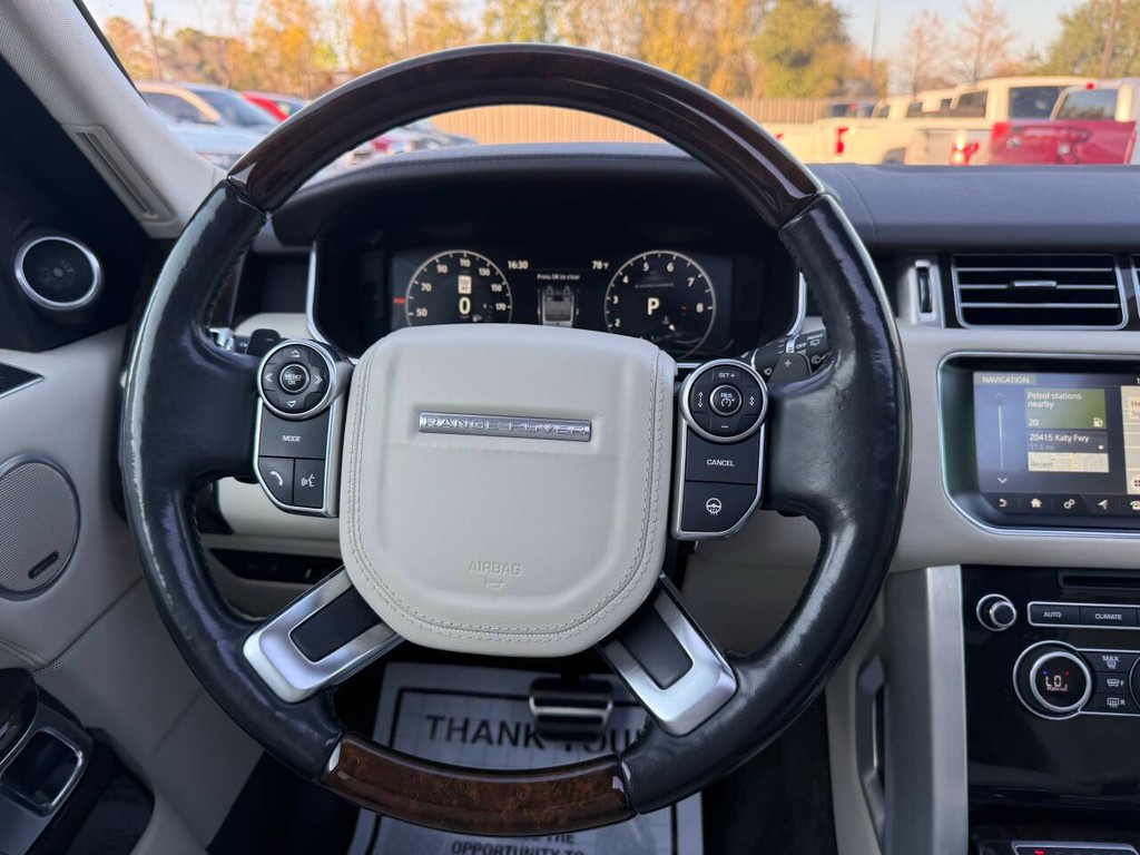 Land Rover Range Rover Vehicle Full-screen Gallery Image 22