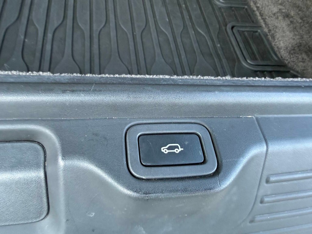 Land Rover Range Rover Vehicle Full-screen Gallery Image 39