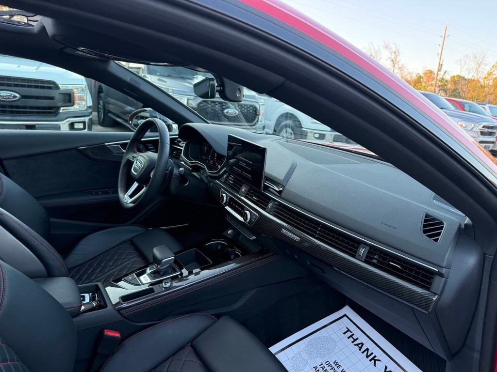 Audi S5 Sportback Vehicle Full-screen Gallery Image 09