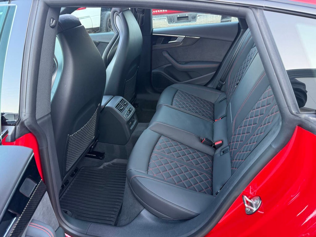 Audi S5 Sportback Vehicle Full-screen Gallery Image 13