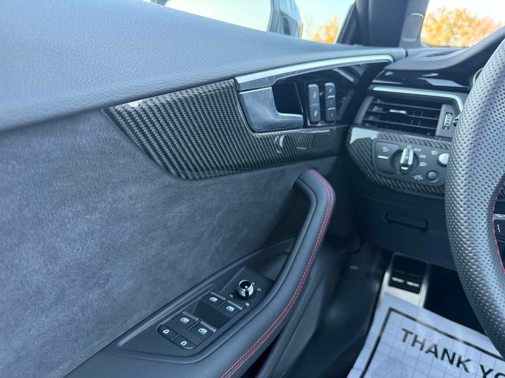 Audi S5 Sportback Vehicle Full-screen Gallery Image 30