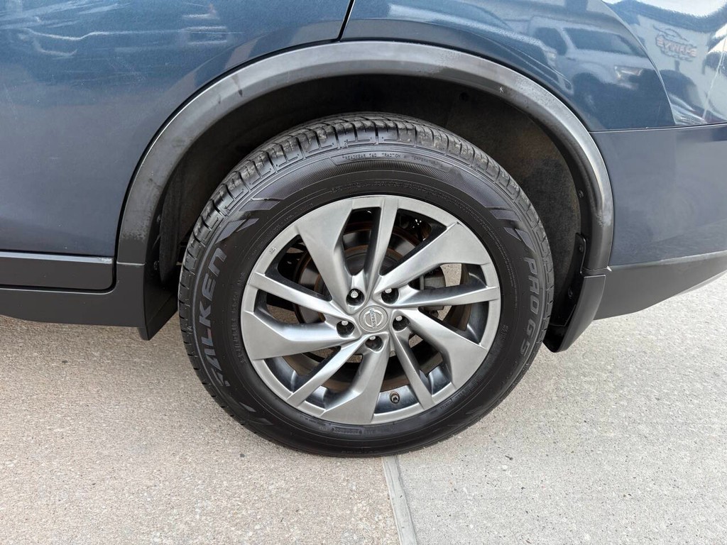 Nissan Rogue Vehicle Full-screen Gallery Image 34