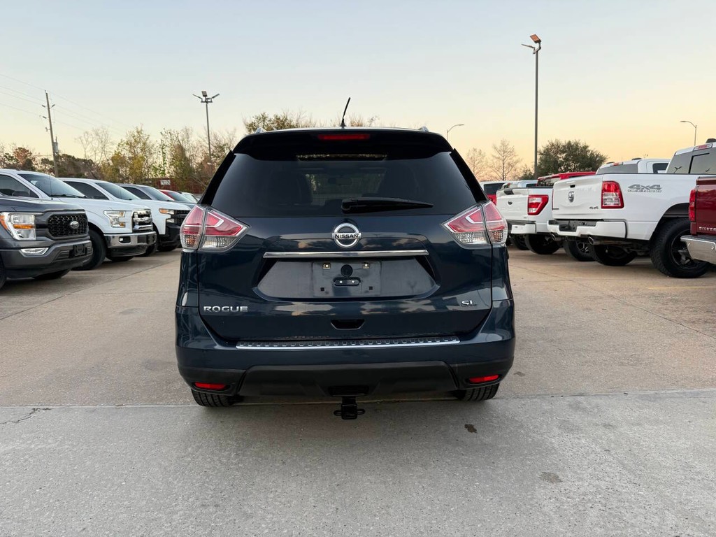 Nissan Rogue Vehicle Full-screen Gallery Image 38