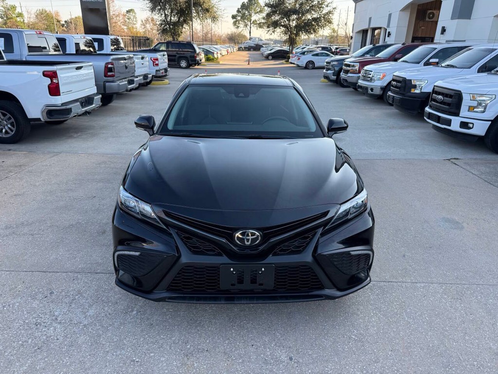 Toyota Camry Vehicle Full-screen Gallery Image 38