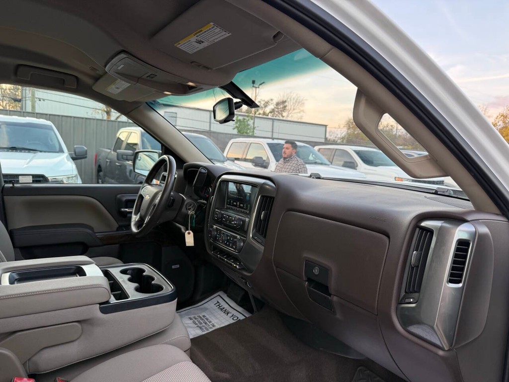 Chevrolet Silverado 1500 Vehicle Full-screen Gallery Image 09