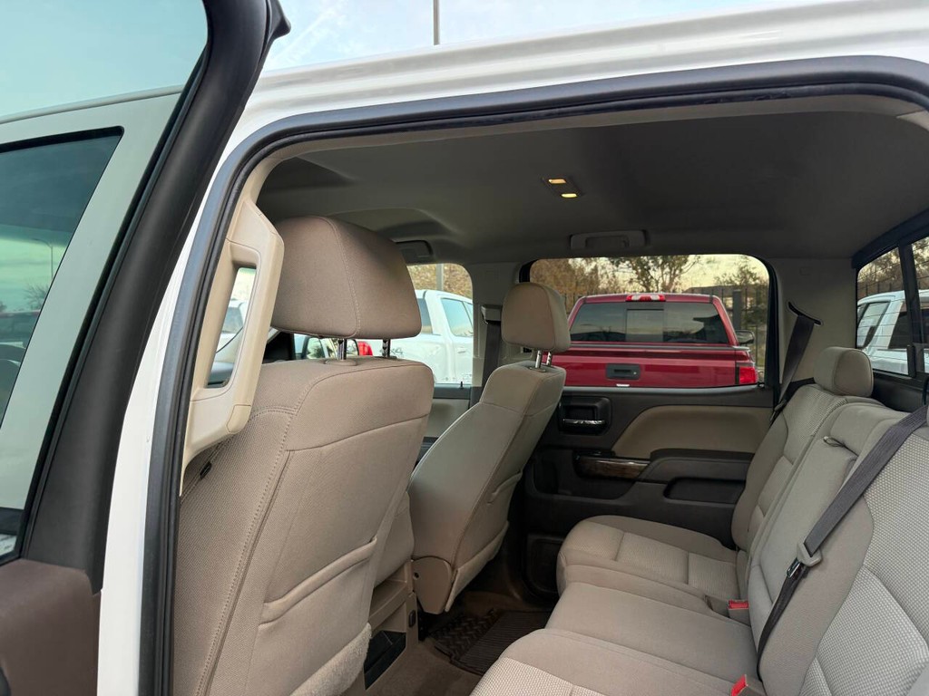 Chevrolet Silverado 1500 Vehicle Full-screen Gallery Image 13