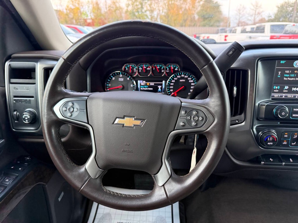 Chevrolet Silverado 1500 Vehicle Full-screen Gallery Image 22