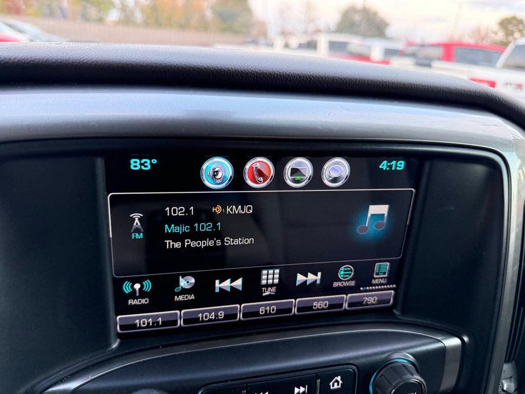 Chevrolet Silverado 1500 Vehicle Full-screen Gallery Image 25