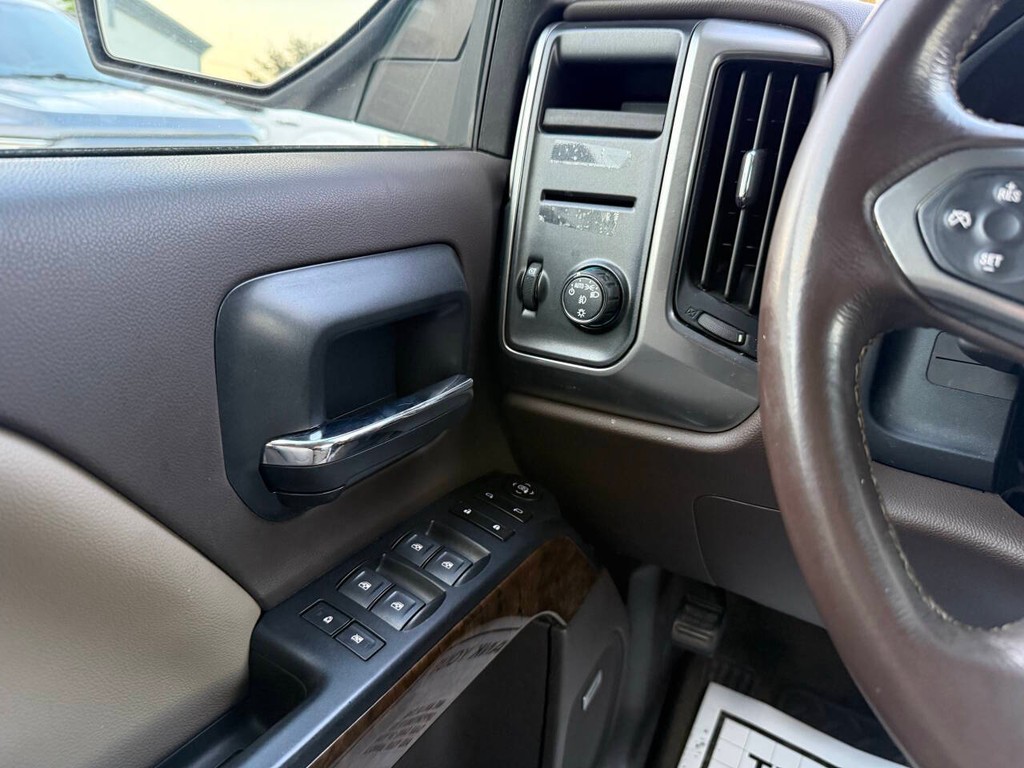 Chevrolet Silverado 1500 Vehicle Full-screen Gallery Image 30