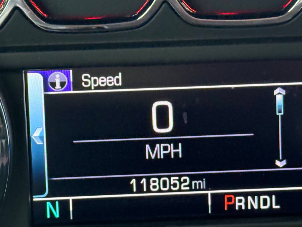 Chevrolet Silverado 1500 Vehicle Full-screen Gallery Image 32