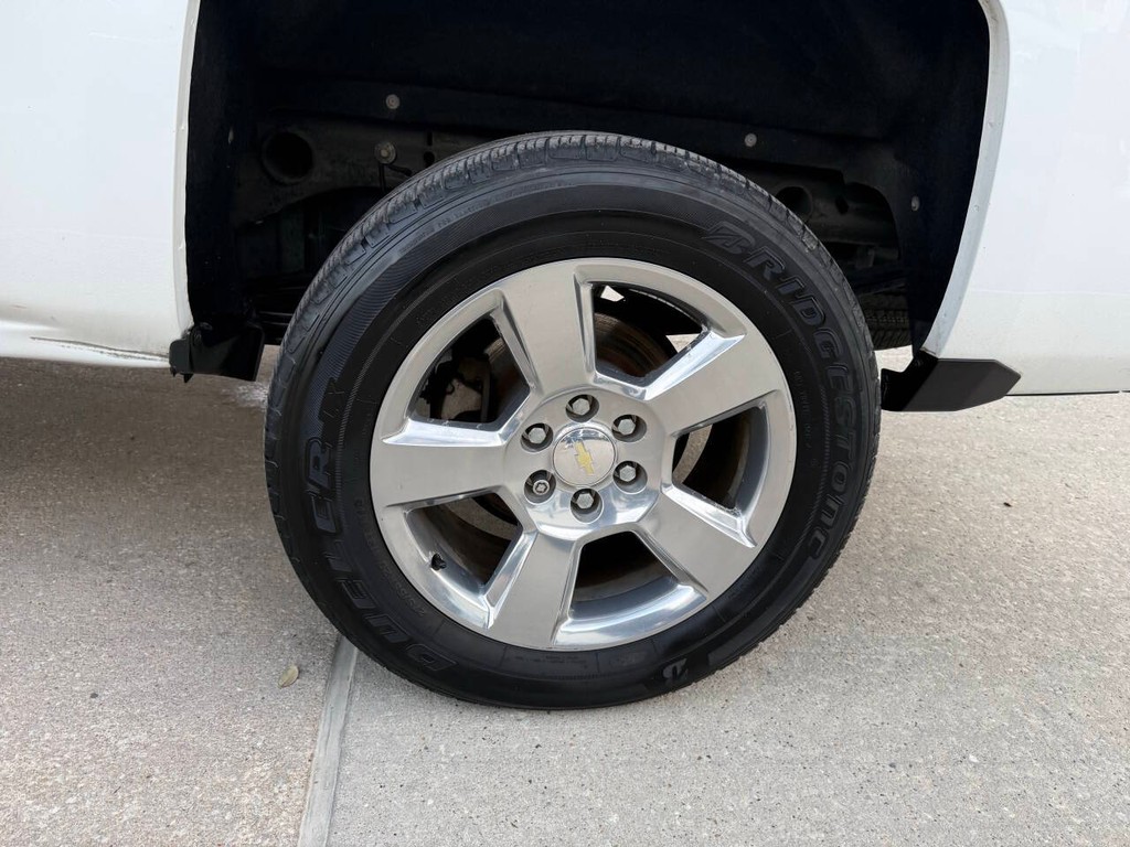 Chevrolet Silverado 1500 Vehicle Full-screen Gallery Image 35