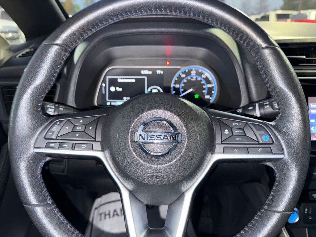 Nissan LEAF Vehicle Full-screen Gallery Image 23