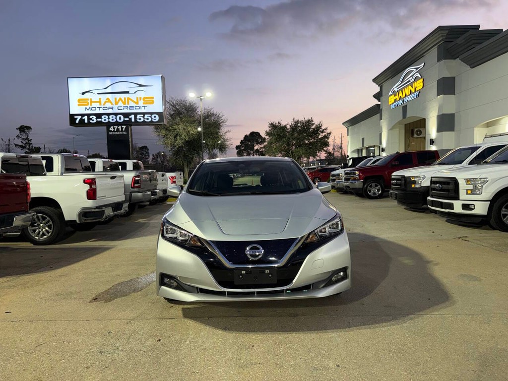 Nissan LEAF Vehicle Full-screen Gallery Image 40