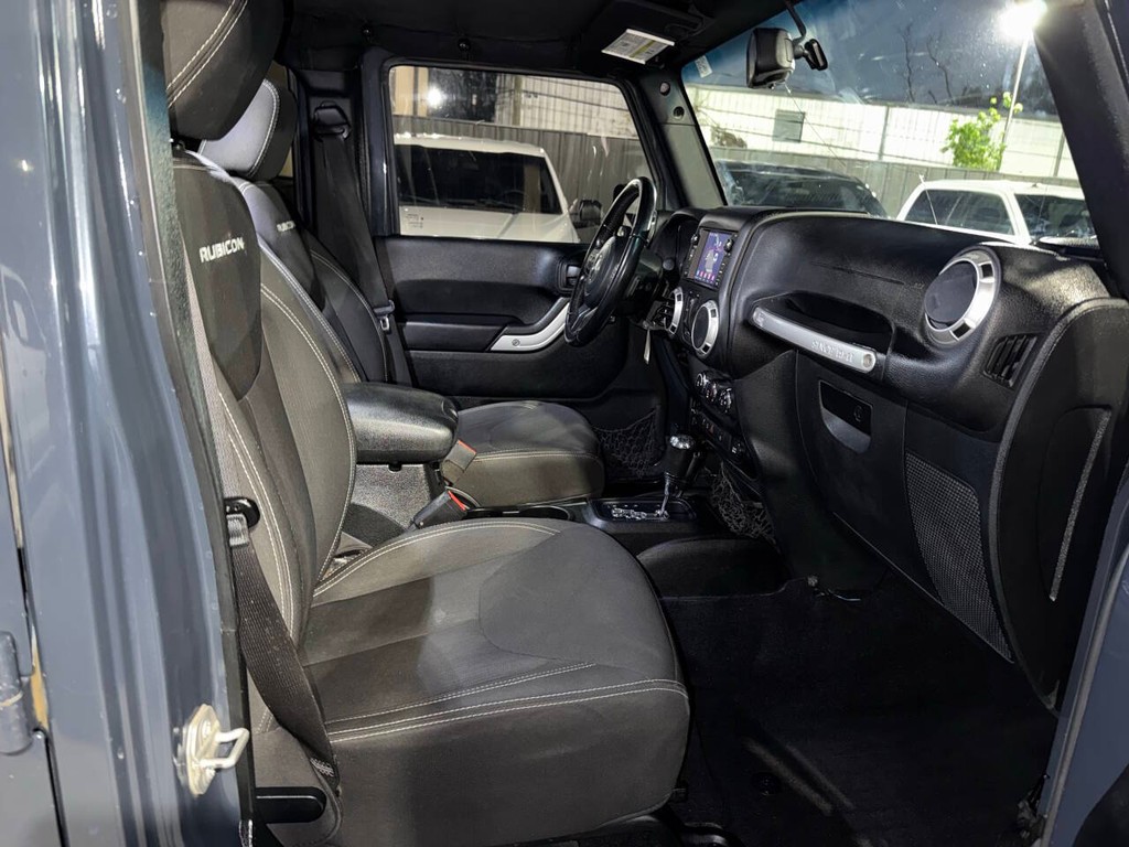 Jeep Wrangler Unlimited Vehicle Full-screen Gallery Image 10